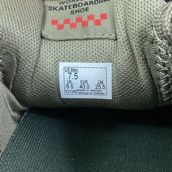 Vans A.V.E. Ultimate Waffle - Men\'s Sz 7.5 - Olive Green - Low Skate Shoes